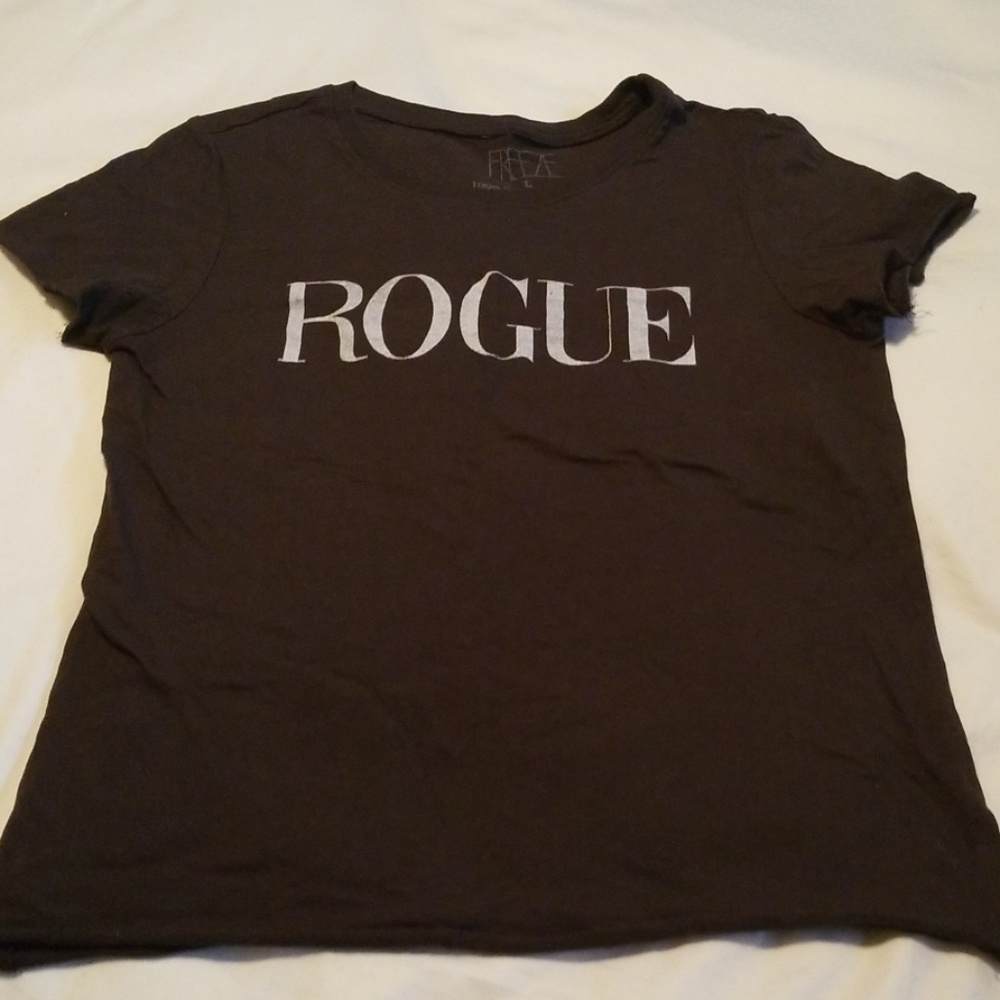 Women/Juniors Gray graphic tee shirt